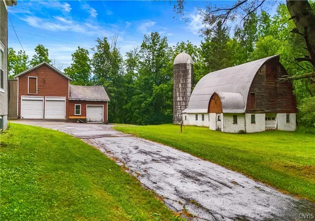 Photo 4 of Sale Pending at 5091 Westmoreland Rd, Whitesboro, NY 13492 | MLS# S1695189 | Listing updated on 2026-07-12