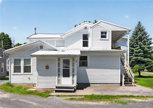 Photo 2 of Sale Pending at 107 Lawrence St, Penn Yan, NY 14527 | MLS# R1694561 | Listing updated on 2026-07-11