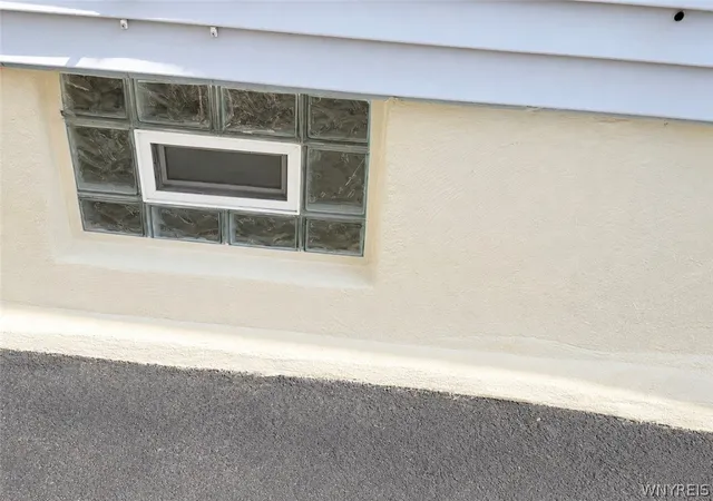 Photo 3 of Single family home for sale at 877 Tonawanda St, Buffalo, NY 14207 | MLS# B1695114 | Listing updated on 2026-08-02