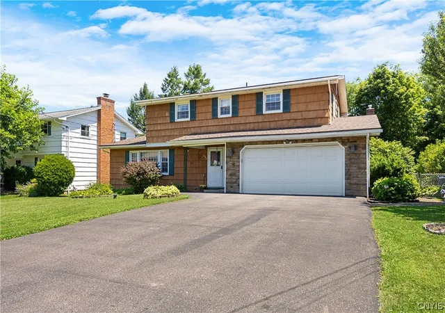 Homes for sale in De Witt, NY | 232 Marsh Dr, De Witt, NY 13214 | MLS# S1694734