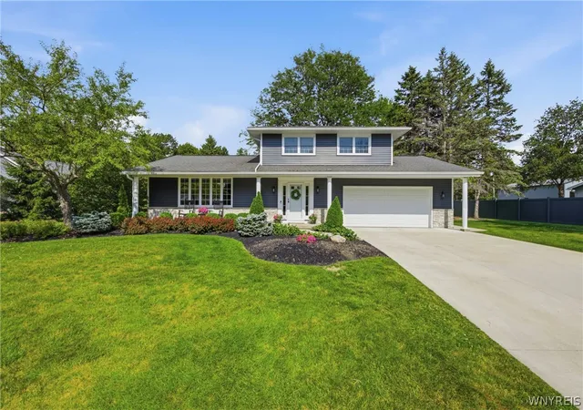 2nd image of 11 Rolling Hills Dr, Orchard Park, NY 14127 | MLS# B1695010