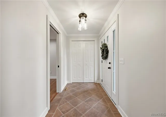 5th image of 11 Rolling Hills Dr, Orchard Park, NY 14127 | MLS# B1695010