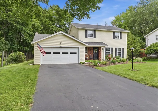 Homes for sale in Penfield, NY | 104 Willowbend Dr, Penfield, NY 14526 | MLS# R1695119