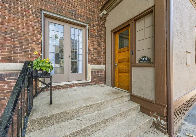 Photo 5 of Single family home for sale at 901 Main St, East Rochester, NY 14445 | MLS# R1694187 | Listing updated on 2026-07-11