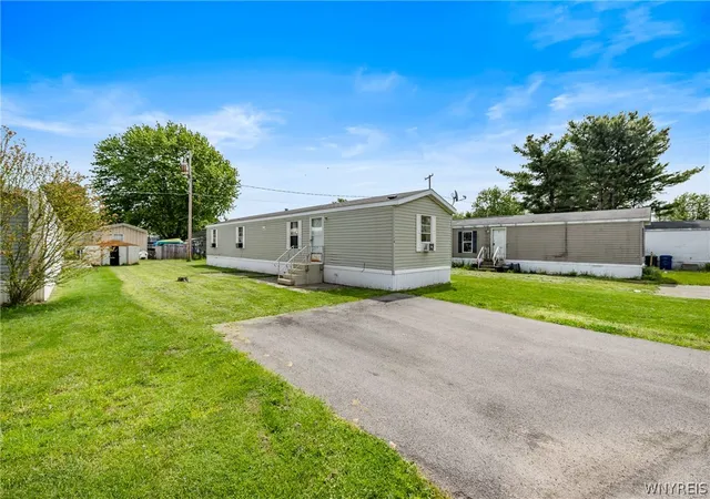 1st image of 768 Dorwood Park, Ransomville, NY 14131 | MLS# B1695216