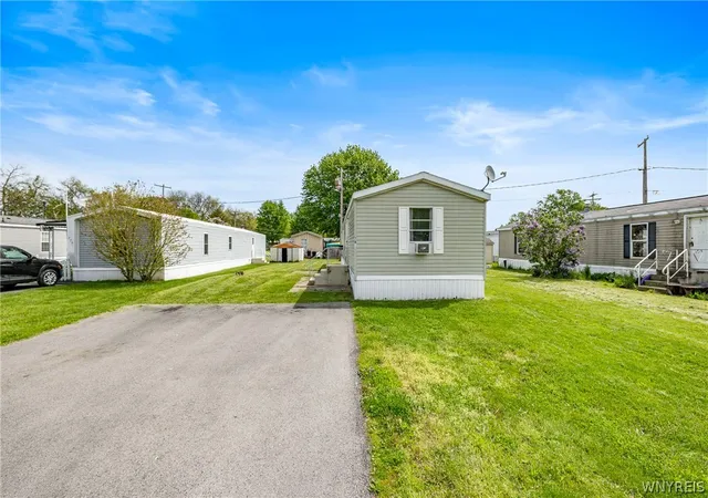 3rd image of 768 Dorwood Park, Ransomville, NY 14131 | MLS# B1695216