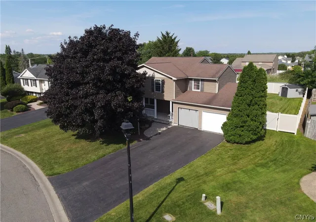 Homes for sale in Clay, NY | 7762 Japine Dr, Clay, NY 13090 | MLS# S1695146