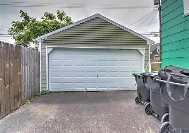 Homes for sale in Tonawanda, NY | 169 Parkwood Ave, Tonawanda, NY 14217 | MLS# B1695014