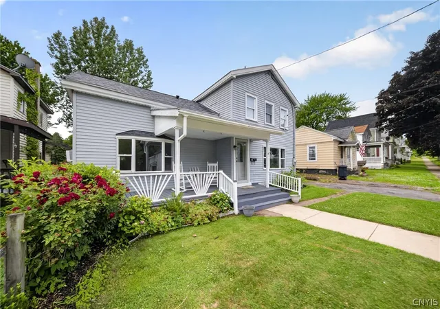 Homes for sale in Oswego, NY | 14 Varick St, Oswego, NY 13126 | MLS# S1695196
