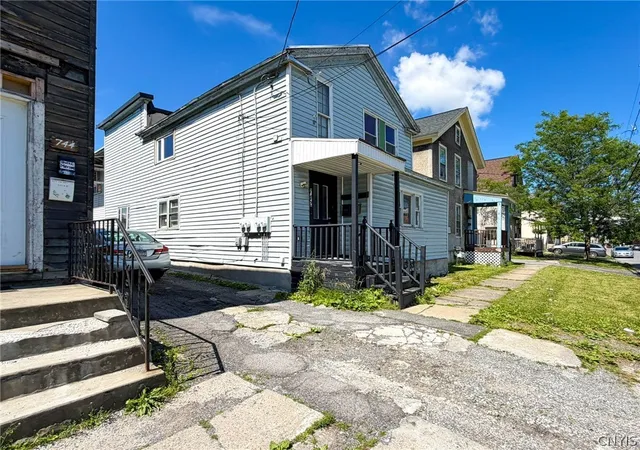 2nd image of 742 Jay St, Utica, NY 13501 | MLS# S1695090