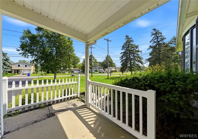3rd image of 742 Scovell Dr, Lewiston, NY 14092 | MLS# B1694940
