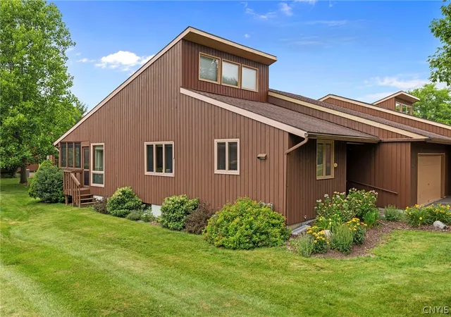 Homes for sale in Camillus, NY | 202 Weatheridge Dr, Camillus, NY 13031 | MLS# S1693632