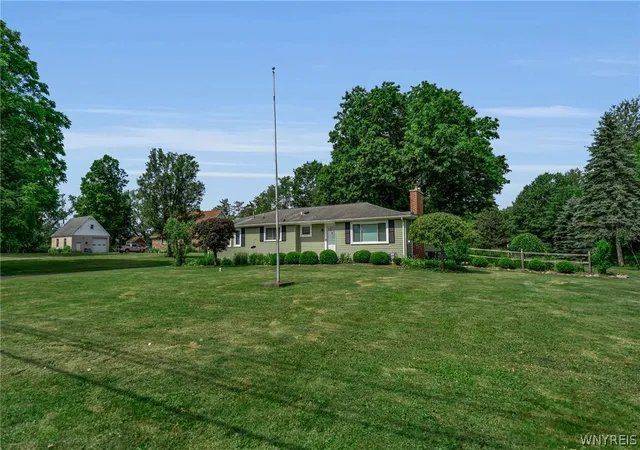 2nd image of 1320 Girdle Rd, Elma, NY 14059 | MLS# B1695170