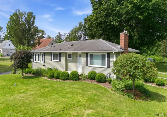 4th image of 1320 Girdle Rd, Elma, NY 14059 | MLS# B1695170