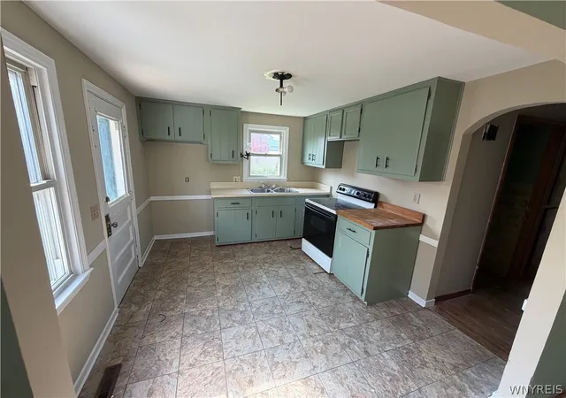 5th image of 28 State St, Middleport, NY 14105 | MLS# B1694587