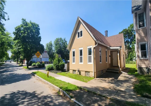 Homes for sale in Rochester, NY | 216 Lyndhurst St, Rochester, NY 14605 | MLS# R1695314