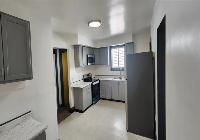 Homes for sale in Rochester, NY | 216 Lyndhurst St, Rochester, NY 14605 | MLS# R1695314
