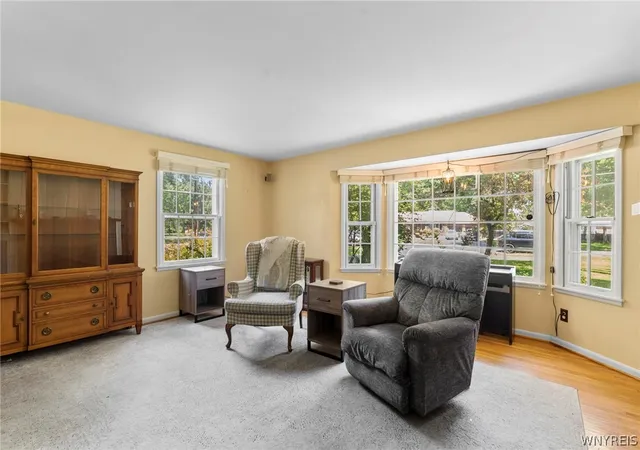 2nd image of 708 The Circle Dr, Lewiston, NY 14092 | MLS# B1694191