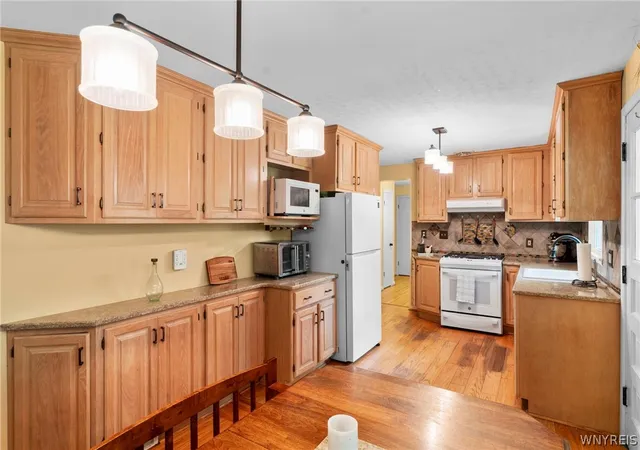 5th image of 708 The Circle Dr, Lewiston, NY 14092 | MLS# B1694191