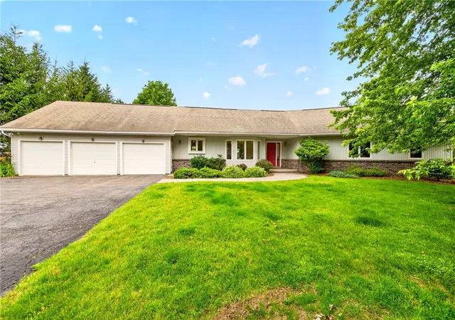 Homes for sale in Canandaigua Town, NY | 6100 Rossier Rd, Canandaigua Town, NY 14424 | MLS# R1695284