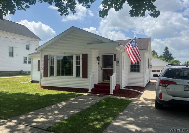 Homes for sale in Olean, NY | 203 N 15th St, Olean, NY 14760 | MLS# B1695340