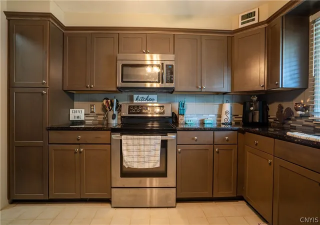 4th image of 12 Brookside Dr, Mohawk, NY 13407 | MLS# S1695316
