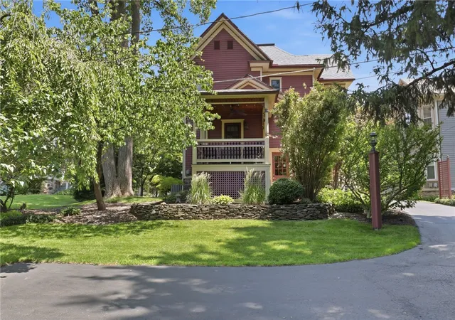Photo 4 of Sale Pending at 290 N Main St, Canandaigua, NY 14424 | MLS# R1694621 | Listing updated on 2026-07-31