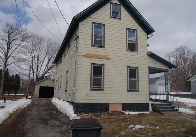 1st image of 10 Rochester St, Amsterdam, NY 12070 | MLS# R1695359