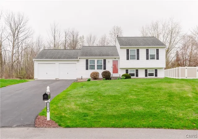 1st image of 5976 Arentine Wy, Cicero, NY 13039 | MLS# S1694991