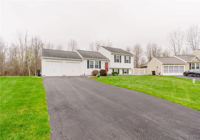 2nd image of 5976 Arentine Wy, Cicero, NY 13039 | MLS# S1694991