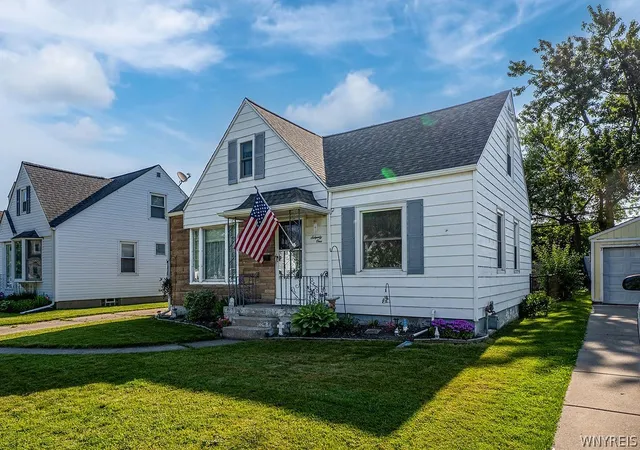 1st image of 71 Wrexham Ct N, Tonawanda, NY 14150 | MLS# B1694709