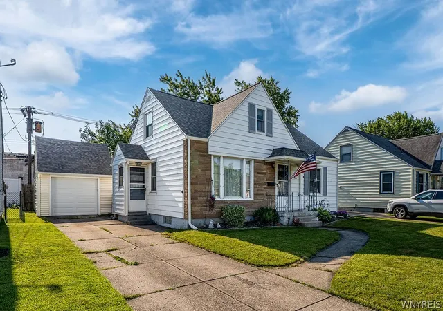 3rd image of 71 Wrexham Ct N, Tonawanda, NY 14150 | MLS# B1694709