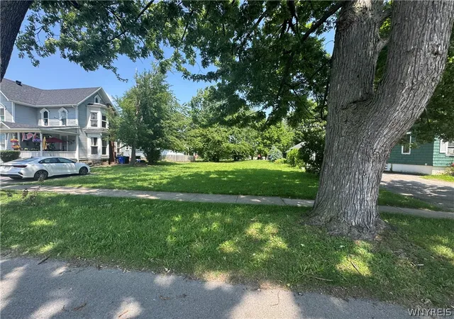 Photo 1 of Sale Pending at 224 Eagle St, Medina, NY 14103 | MLS# B1694900 | Listing updated on 2026-08-04