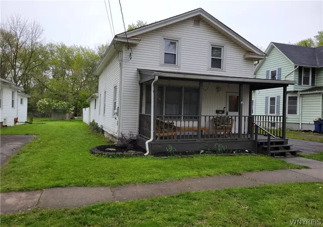 Homes for sale in Lockport City, NY | 172 Erie St, Lockport City, NY 14094 | MLS# B1695100