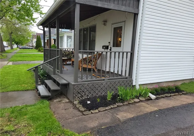 2nd image of 172 Erie St, Lockport, NY 14094 | MLS# B1695100