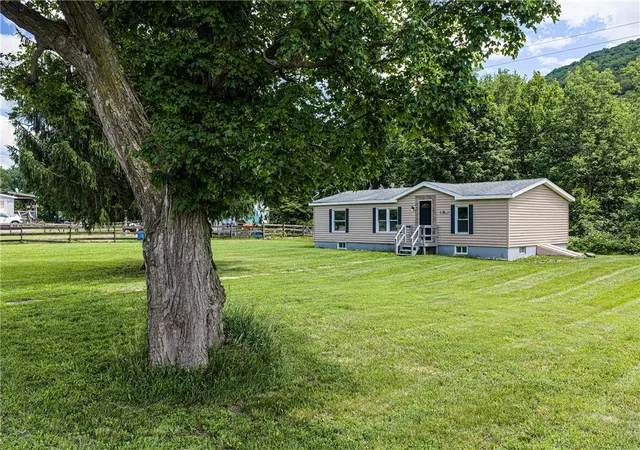 Photo 3 of Manufactured home for sale at 1780 Roses Brk Rd, South Kortright, NY 13842 | MLS# R1695356 | Listing updated on 2026-07-28