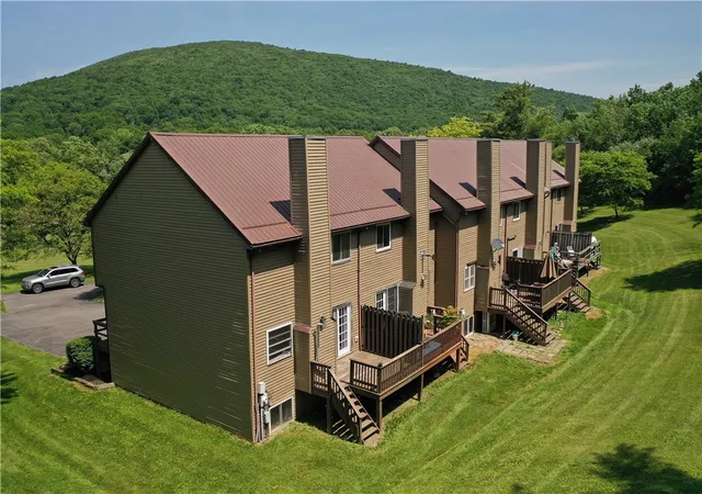 2nd image of 7 Pinewood Ln, Naples, NY 14512 | MLS# R1694564