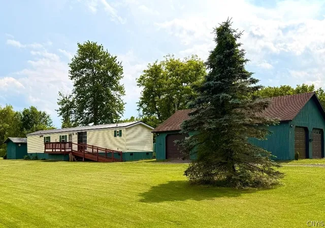 2nd image of 21 Honey Hill Rd, Fulton, NY 13069 | MLS# S1694505