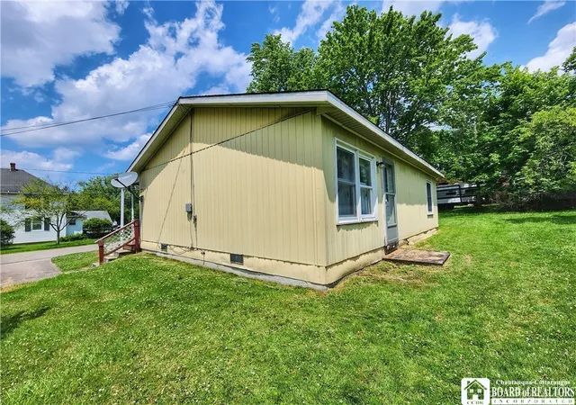 3rd image of 7 Marion St, Jamestown, NY 14701 | MLS# R1695099