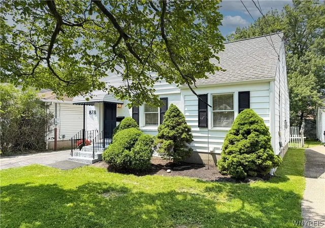 3rd image of 878 Beach Rd, Buffalo, NY 14225 | MLS# B1695401