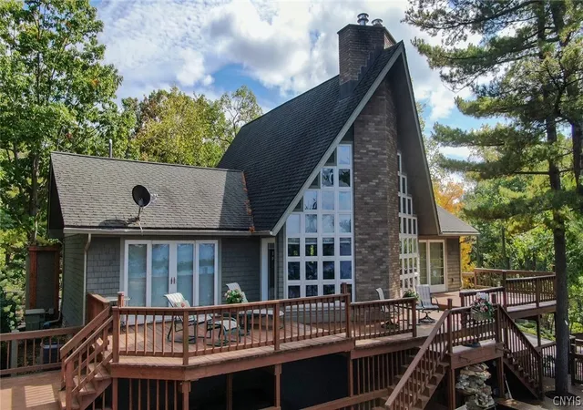 2nd image of 15 Chippewa Point Rd E, Hammond, NY 13646 | MLS# S1695232