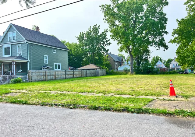 Photo 2 of Land for sale at 852 Glenwood Ave, Buffalo, NY 14211 | MLS# R1695435 | Listing updated on 2026-07-17