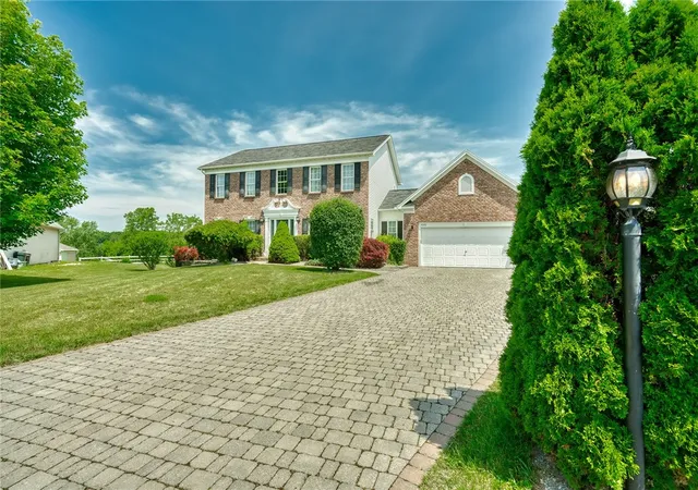 Homes for sale in Victor, NY | 7272 Montgomery Ln, Victor, NY 14564 | MLS# R1693742