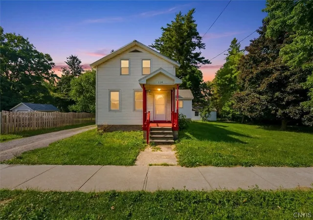2nd image of 114 Genesee St, Canastota, NY 13032 | MLS# S1695137