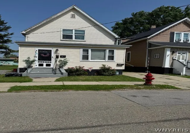 Photo 2 of Sale Pending at 34 Princeton Pl, Buffalo, NY 14210 | MLS# B1695043 | Listing updated on 2026-07-29