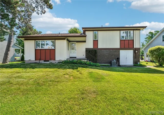 Homes for sale in Niagara Falls, NY | 1338 95Th St, Niagara Falls, NY 14304 | MLS# B1694412