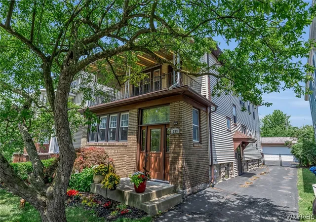 Photo 3 of Sale Pending at 333 North Dr, Buffalo, NY 14216 | MLS# B1695007 | Listing updated on 2026-07-22