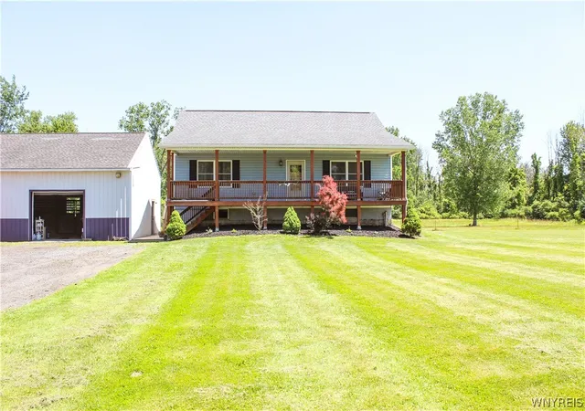 Homes for sale in Barre, NY | 4667 Johnny Cake Ln, Barre, NY 14411 | MLS# B1695450