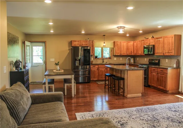 Photo 4 of Single family home for sale at 4667 Johnny Cake Ln, Albion, NY 14411 | MLS# B1695450 | Listing updated on 2026-08-02