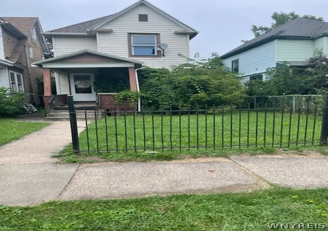 Homes for sale in Niagara Falls, NY | 1876 Pierce Ave, Niagara Falls, NY 14301 | MLS# B1695502